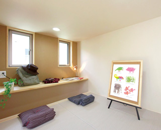 主寝室に設置した趣味の空間として使用できる畳ロフト