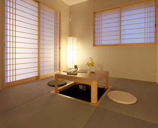 琉球畳と掘りごたつがお洒落な和室