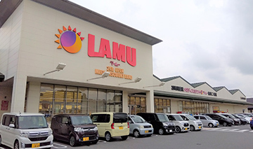 ラ・ムー 奈良二名店 徒歩10〜11分(約800〜810m)