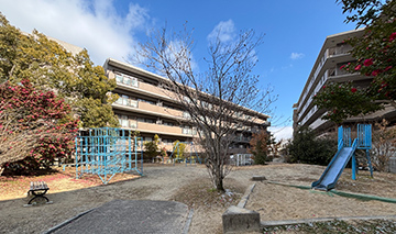 富雄北一丁目第1号街区公園 徒歩7〜8分(約560〜570m)