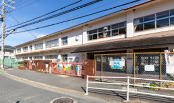 奈良市立富雄北幼稚園 徒歩5分(約380〜390m)